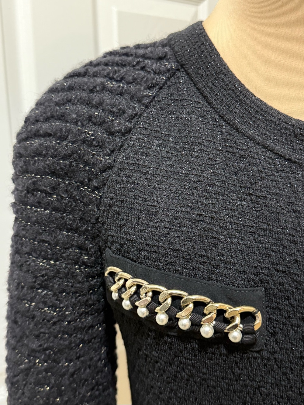 ST JOHN COUTURE Black Knit Jacket with Gold Chain Detail - Picture 4 of 8